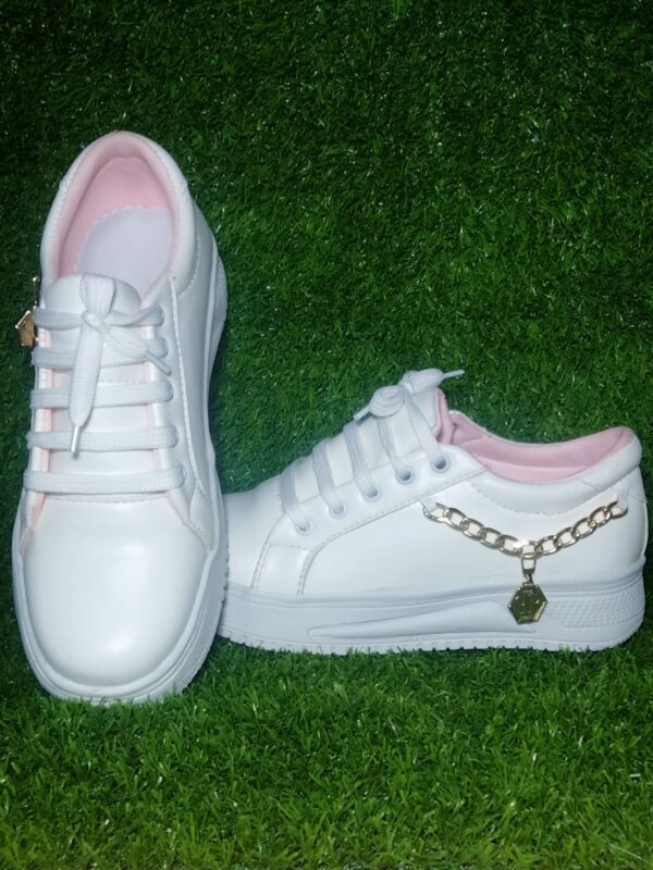 Beautiful Sneakers for Girls – Trendy, Comfortable & Durable Footwear